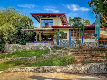 10 Bedroom Estate or rental property