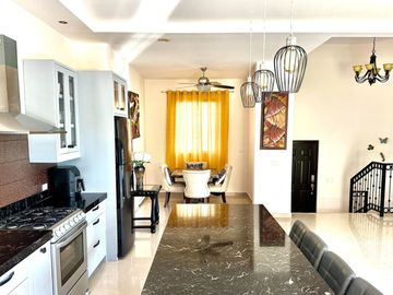 Hermosa casa con vista al mar, en venta, Cabo Bello, Cabo San Lucas