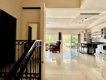 Hermosa casa con vista al mar, en venta, Cabo Bello, Cabo San Lucas