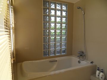 2 bed unit for sale at Twin Peaks Condo, Chiang Mai