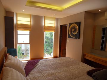 2 bed unit for sale at Twin Peaks Condo, Chiang Mai