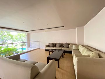 2 bed unit for sale at Twin Peaks Condo, Chiang Mai
