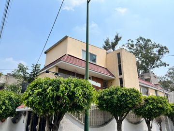SE VENDE CASA EN Calzada de los Tenorios 81, Coapa, Residencial Miramontes, Ciudad de México, CDMX, México