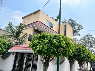 SE VENDE CASA EN Calzada de los Tenorios 81, Coapa, Residencial Miramontes, Ciudad de México, CDMX, México