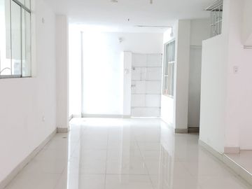 VENTA DE AMPLIA CASA DE 3 NIVELES EN URB. SAN FELIPE - PIURA