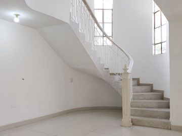 VENTA DE AMPLIA CASA DE 3 NIVELES EN URB. SAN FELIPE - PIURA