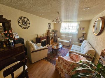 CASA EN VENTA EN LOMAS VERDES (En Conjunto Cerrado)