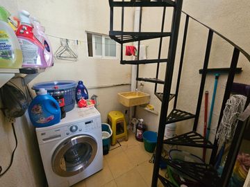 CASA EN VENTA EN LOMAS VERDES (En Conjunto Cerrado)