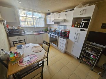 CASA EN VENTA EN LOMAS VERDES (En Conjunto Cerrado)
