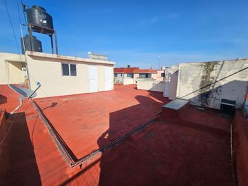 CASA EN VENTA EN LOMAS VERDES (En Conjunto Cerrado)