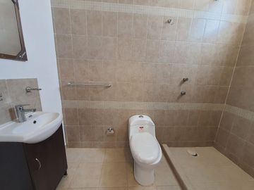CASA EN VENTA EN POZOS RAPIDO ACCESO CARRET 57