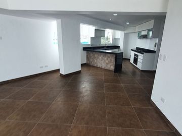 HERMOSO DUPLEX CON VISTA AL MAR DE  PUNTA HERMOSA