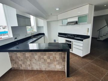 HERMOSO DUPLEX CON VISTA AL MAR DE  PUNTA HERMOSA
