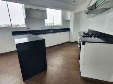 HERMOSO DUPLEX CON VISTA AL MAR DE  PUNTA HERMOSA