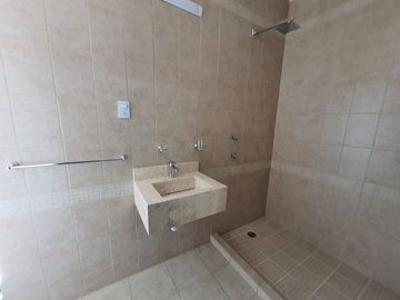 CASA EN VENTA ZONA POZOS REC PB RAPIDO ACCESO  CARRET 57