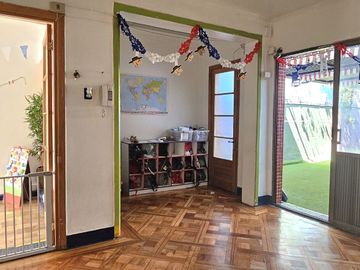 Casa comercial Área Educación Barrio República