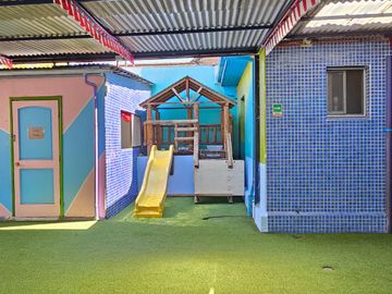 Casa comercial Área Educación Barrio República