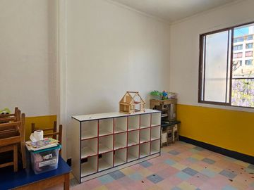 Casa comercial Área Educación Barrio República