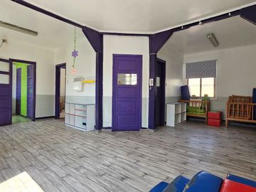 Casa comercial Área Educación Barrio República