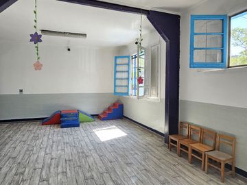 Casa comercial Área Educación Barrio República