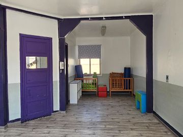 Casa comercial Área Educación Barrio República