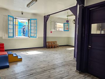 Casa comercial Área Educación Barrio República