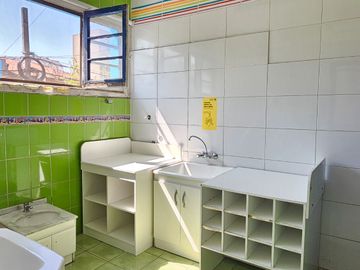 Casa comercial Área Educación Barrio República