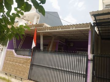 Rumah dijual di Karang Tengah Ciledug Semi Furnish Bagus dekat Busway