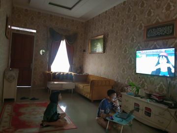 Rumah dijual di Karang Tengah Ciledug Semi Furnish Bagus dekat Busway