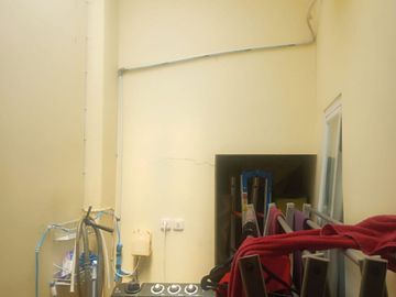 Rumah dijual di Karang Tengah Ciledug Semi Furnish Bagus dekat Busway
