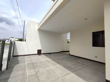 FOR SALE NEWLY MADE MAJESTIC DESIGN 2 STOREY SINGLE DETACHED HOUSE IN CAVITE