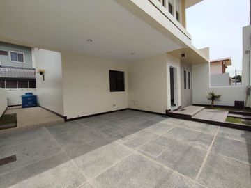 FOR SALE NEWLY MADE MAJESTIC DESIGN 2 STOREY SINGLE DETACHED HOUSE IN CAVITE