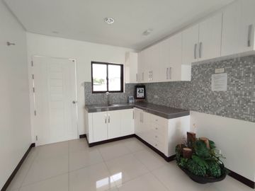 FOR SALE NEWLY MADE MAJESTIC DESIGN 2 STOREY SINGLE DETACHED HOUSE IN CAVITE