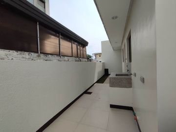FOR SALE NEWLY MADE MAJESTIC DESIGN 2 STOREY SINGLE DETACHED HOUSE IN CAVITE