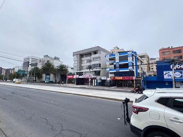 INCREÍBLE DEPARTAMENTO  AV. 6 DE DICIEMBRE JUNTO AL ESTADIO