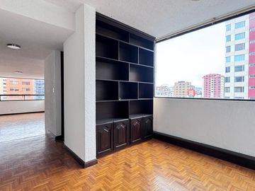 INCREÍBLE DEPARTAMENTO  AV. 6 DE DICIEMBRE JUNTO AL ESTADIO