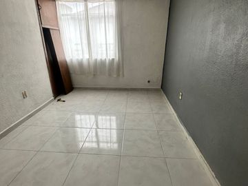 CASA EN VENTA EN LEON MODERNO OPORTUNIDAD PARA NEGOCIAR