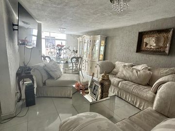 CASA EN VENTA EN LEON MODERNO OPORTUNIDAD PARA NEGOCIAR