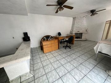 CASA EN VENTA EN LEON MODERNO OPORTUNIDAD PARA NEGOCIAR