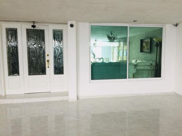 CASA EN VENTA EN LEON MODERNO OPORTUNIDAD PARA NEGOCIAR