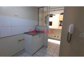 Bonito Departamento En Venta - Urb. Parques Del Agustino