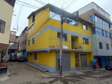 VENTA DE CASA DE TRES PISOS