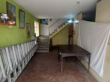 VENTA DE CASA DE TRES PISOS