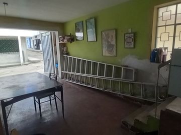 VENTA DE CASA DE TRES PISOS