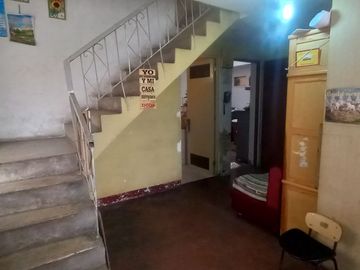 VENTA DE CASA DE TRES PISOS