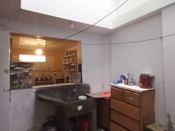 VENTA DE CASA DE TRES PISOS
