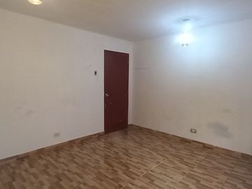 VENTA DE CASA DE TRES PISOS