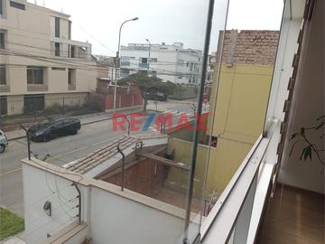 Venta Hermoso Departamento Mas Cochera En San Borja