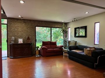 Oportunidad Casa como terreno  Hacienda del Oro 2da sección