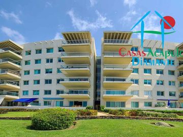 Depa de playa con terraza y vista frontal al mar